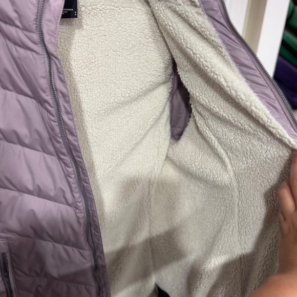 Light purple like new womens Northface Coat - Picture 4 of 6